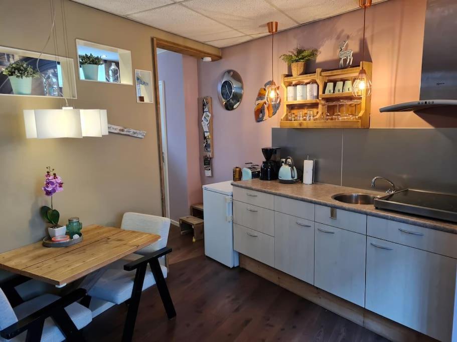 Appartement De Oliekan Small Lemmer Eksteriør bilde